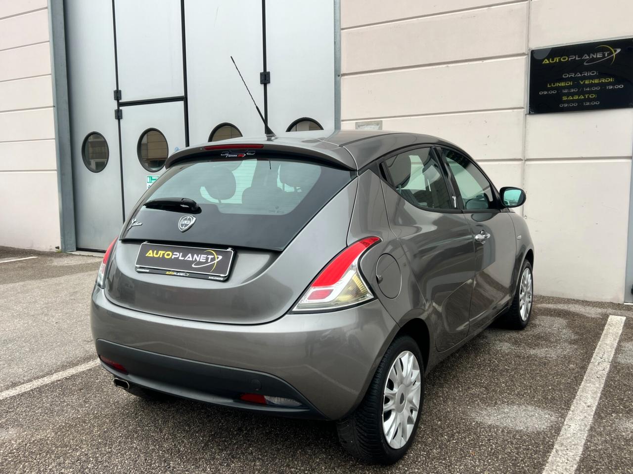 Lancia Ypsilon 1.2 69 CV 5 porte S&S Platinum