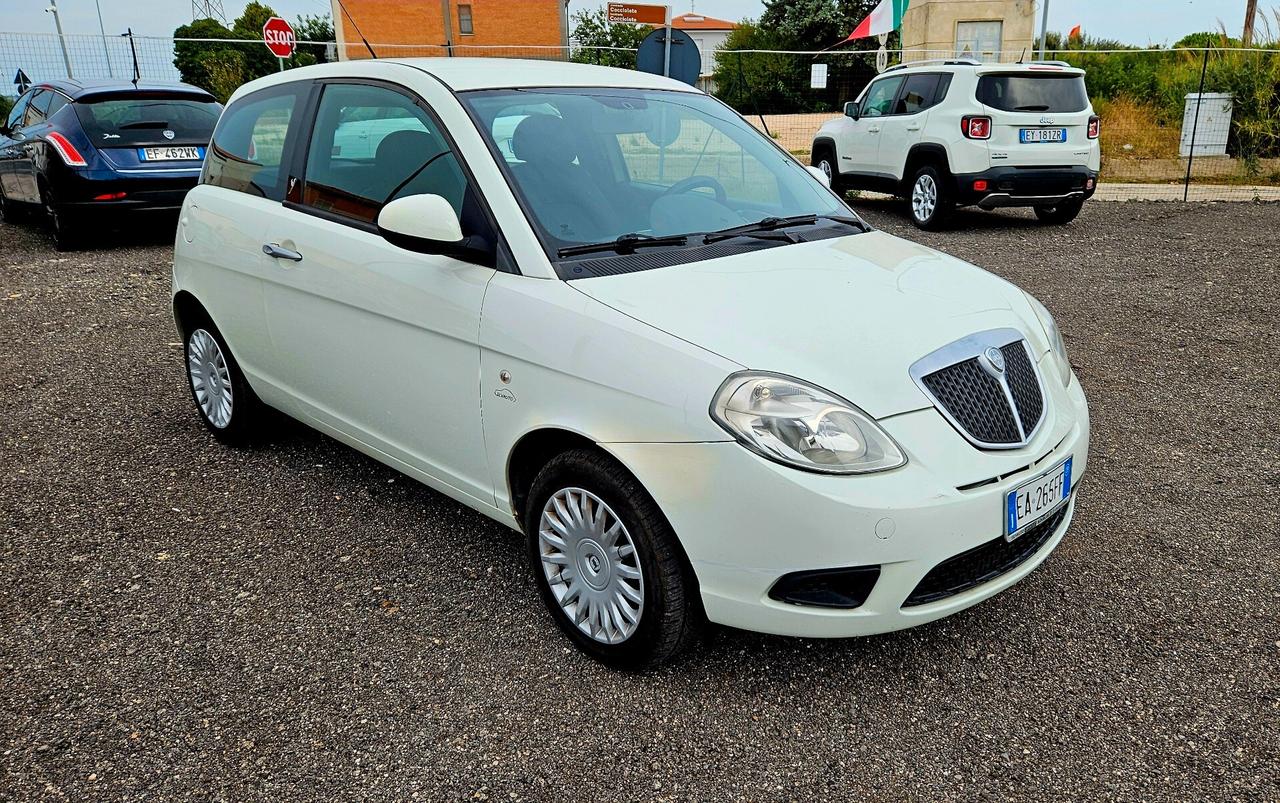 Lancia Ypsilon 1.2 Argento