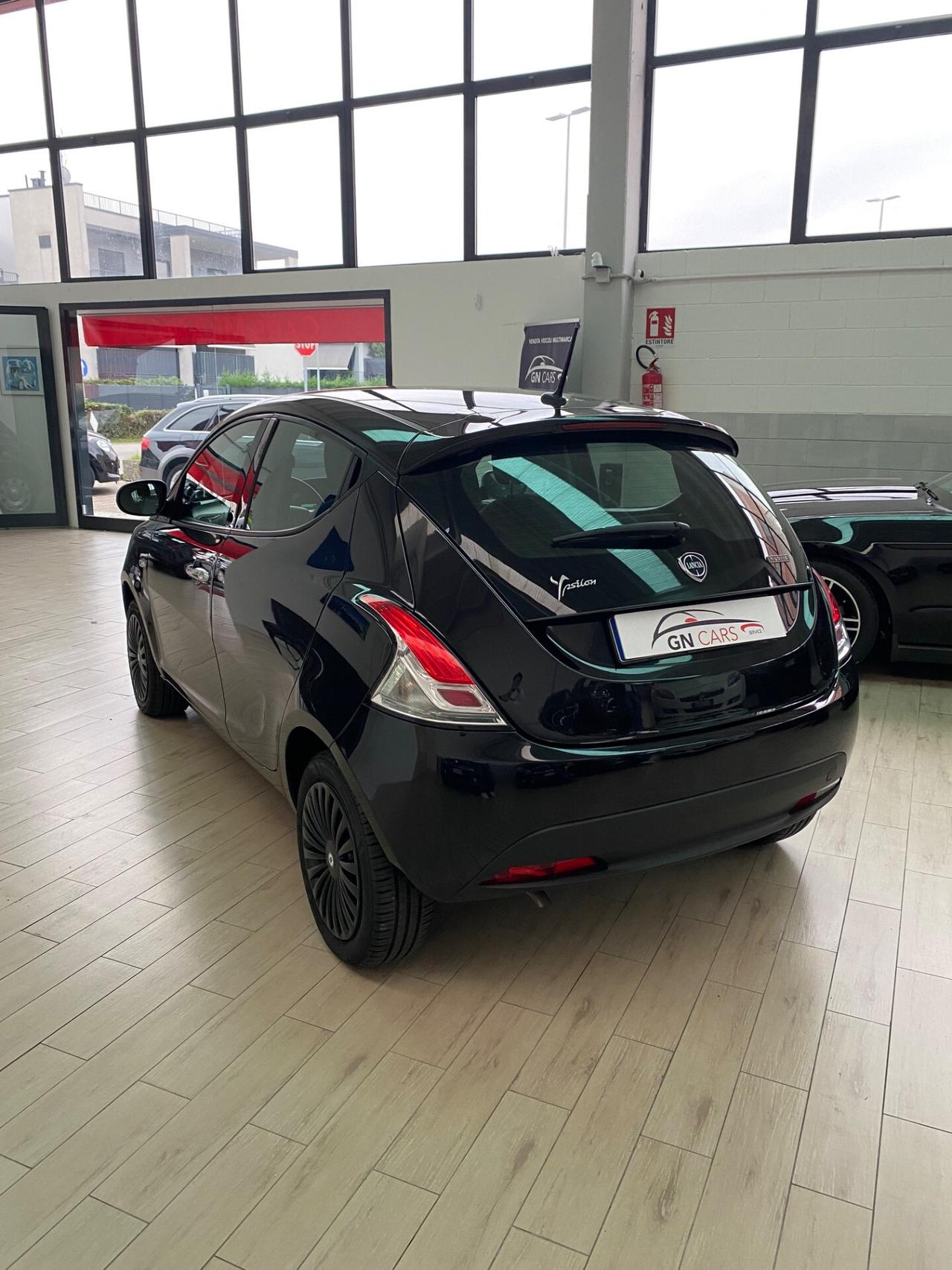 Lancia Ypsilon Hybrid Firefly