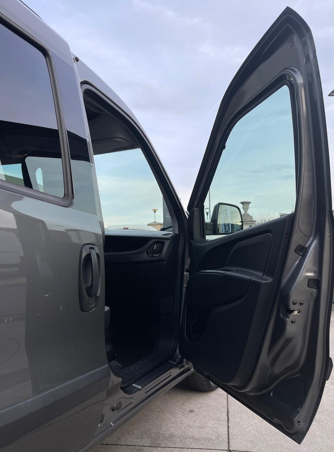 Fiat Doblò 1.6 MJT 16V 105CV Lounge Autocarro 5 posti N1