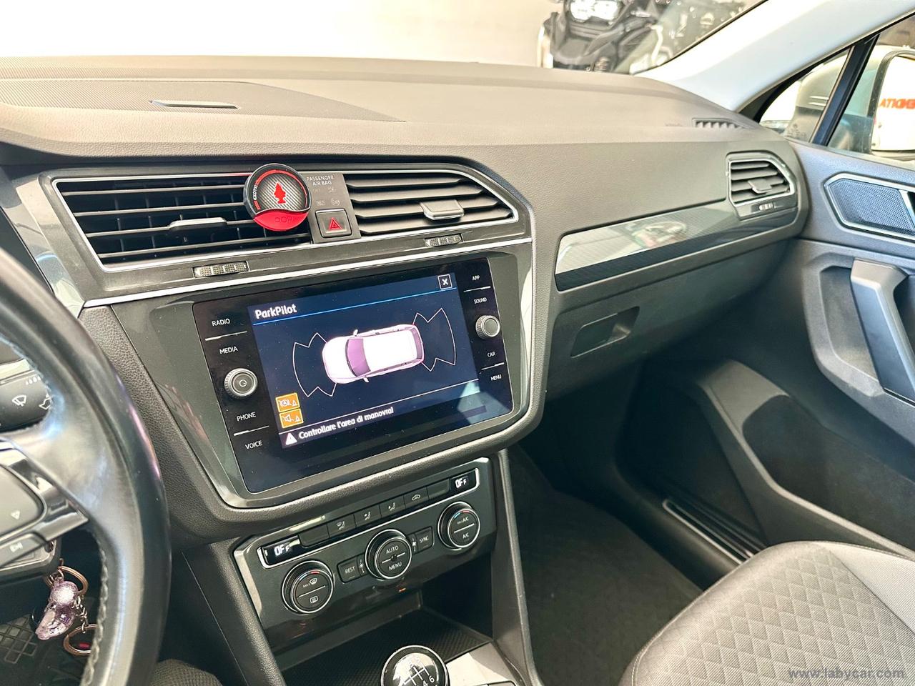 VOLKSWAGEN Tiguan 1.4 TSI Sport R-LINE BMT