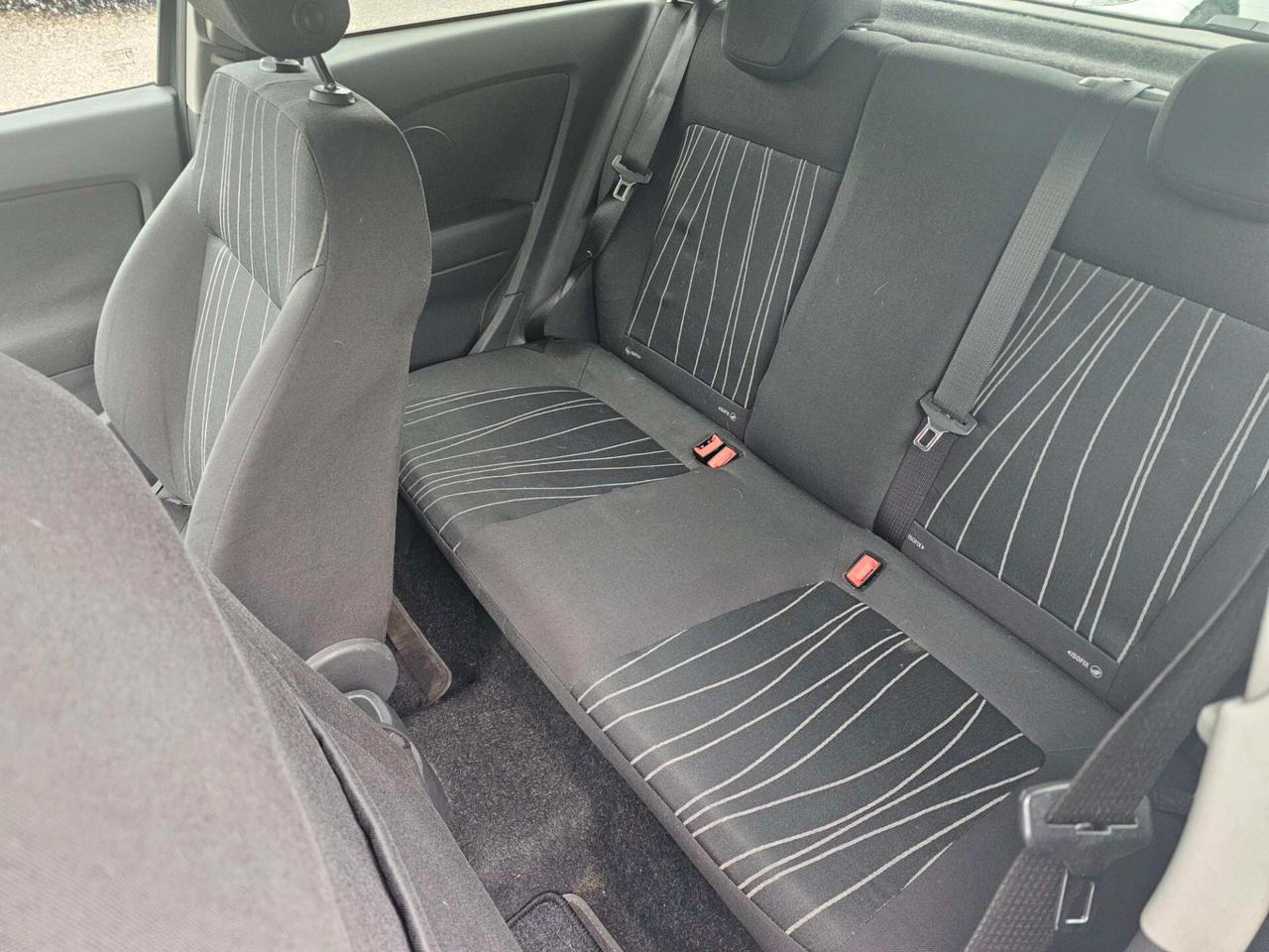 Opel Corsa 1.2 3 porte b-color