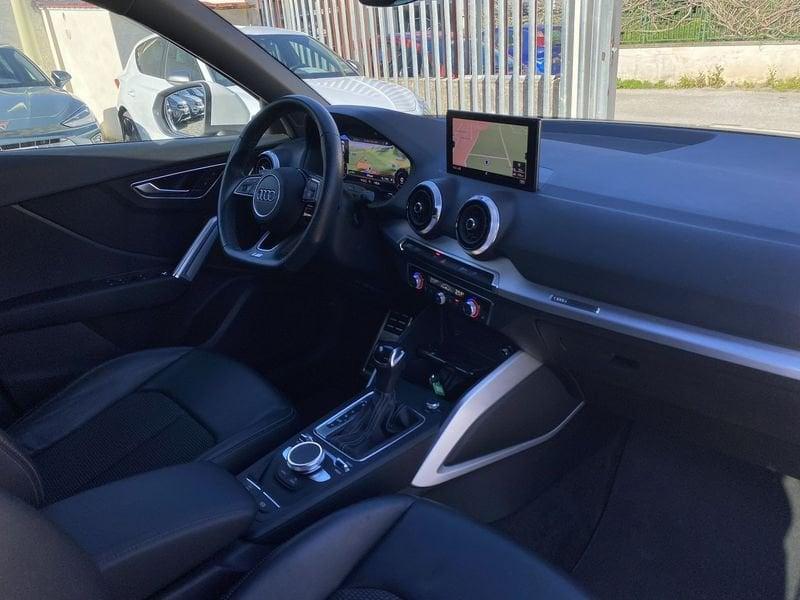 Audi Q2 S Line interno ed esterno 2.0 TDI 150CV s-tronic 35