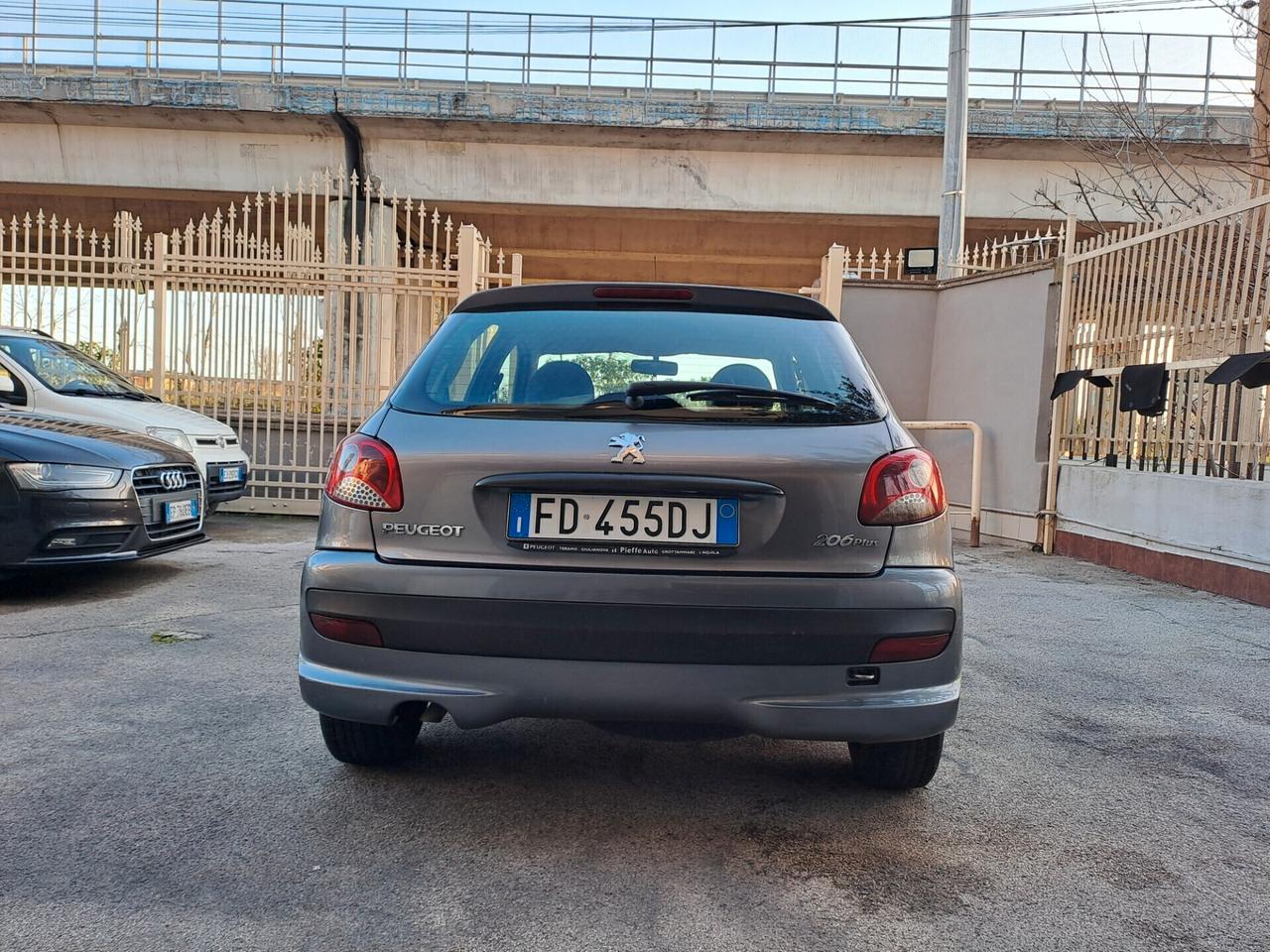 Peugeot 206 Plus 1.1 60CV 5p. Urban GPL