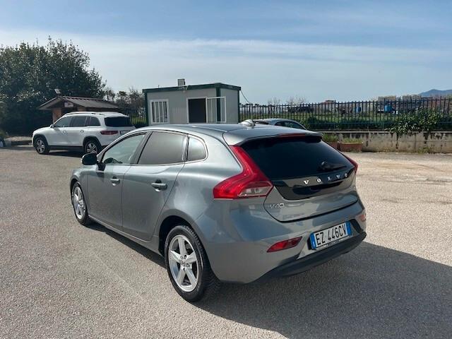 Volvo V40 D2 1.6 Momentum OK NEOPATENTATI