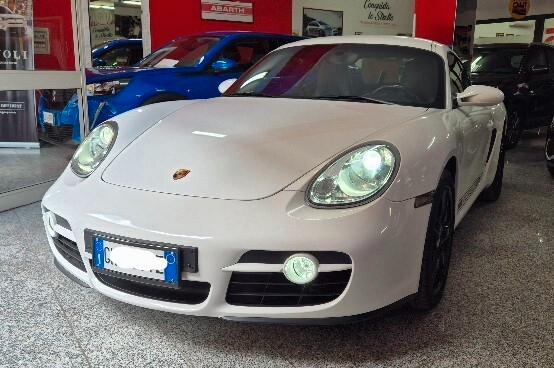 Porsche Cayman 2.7
