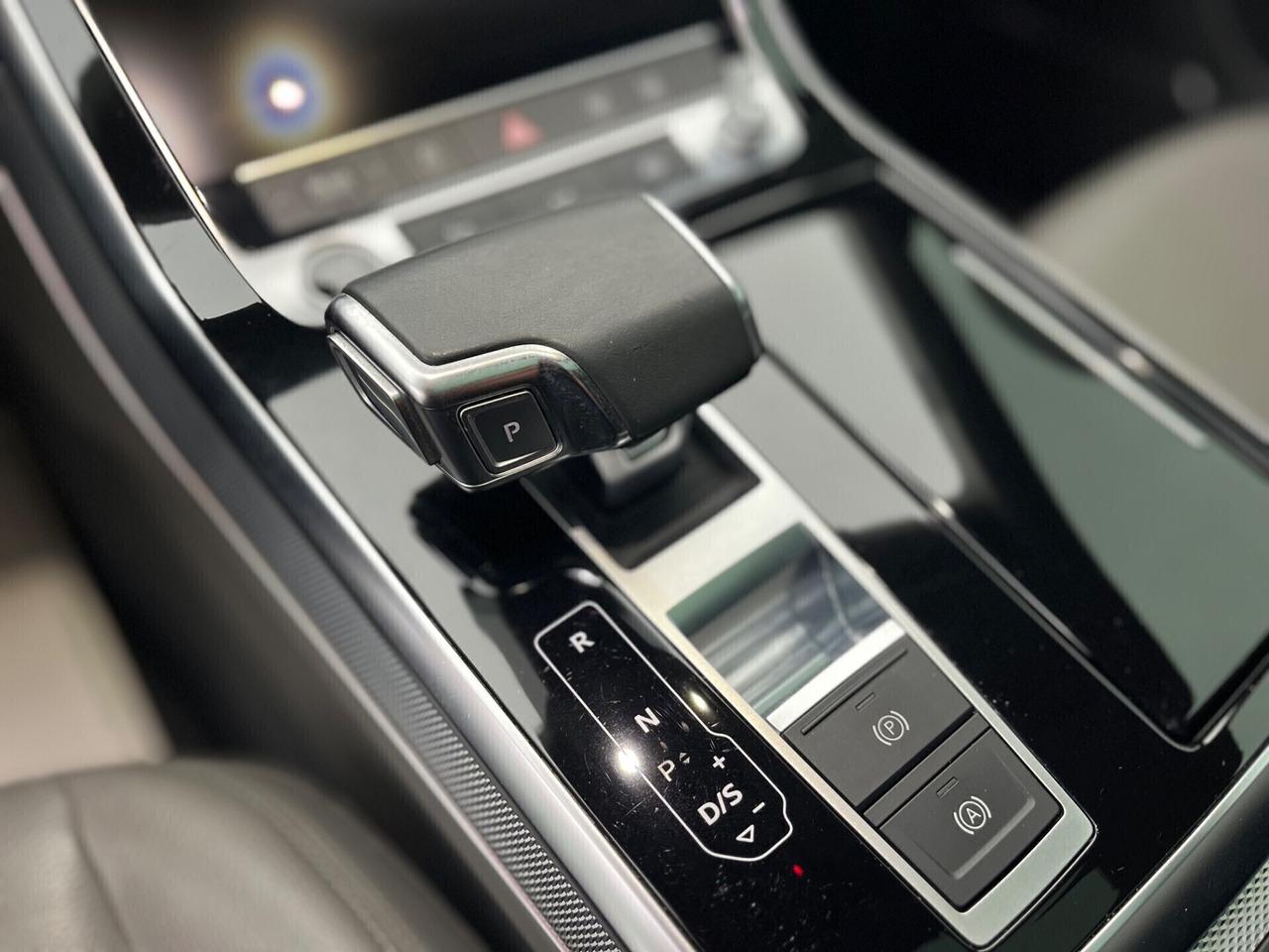 Audi Q8 55 TFSI quattro tiptronic