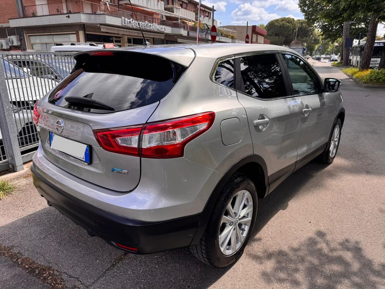 Nissan Qashqai 1.5 dCi neopaten garanzia 12 mesi