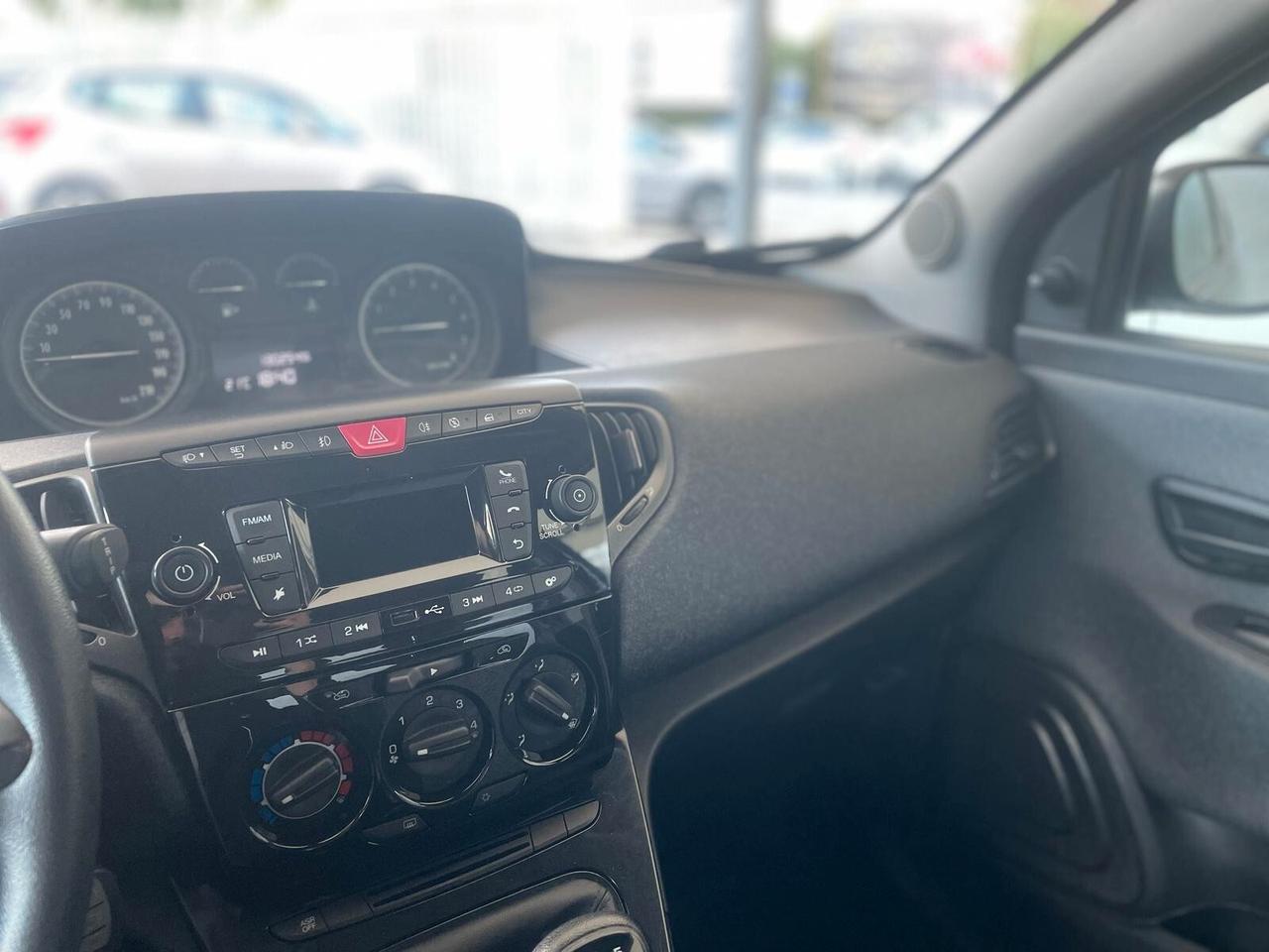 Lancia Ypsilon 1.2 69 CV 5 porte S&S Elefantino Blu