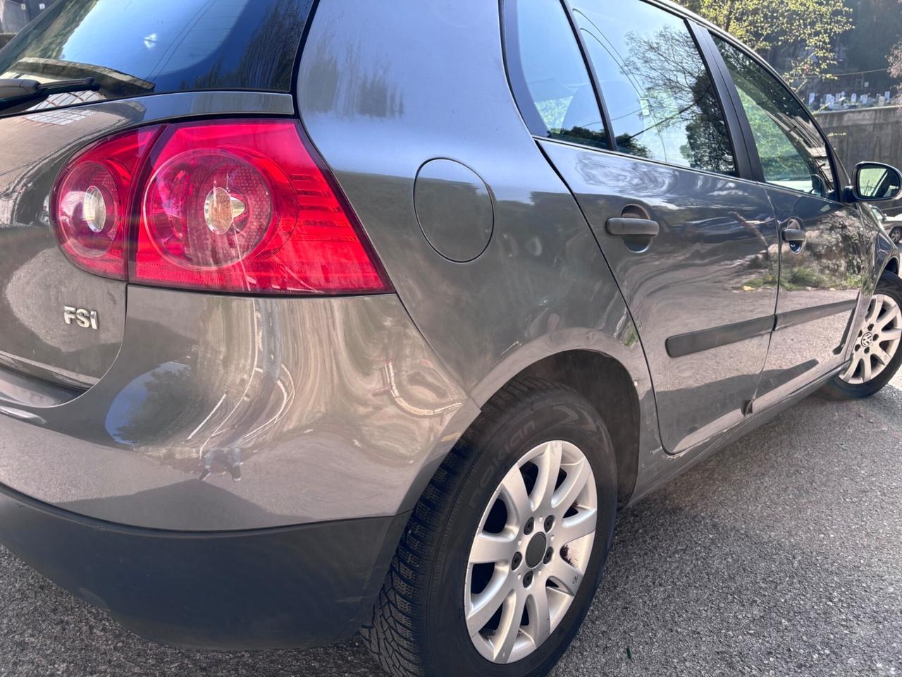 Volkswagen Golf 1.6 16V FSI 3p. Sportline