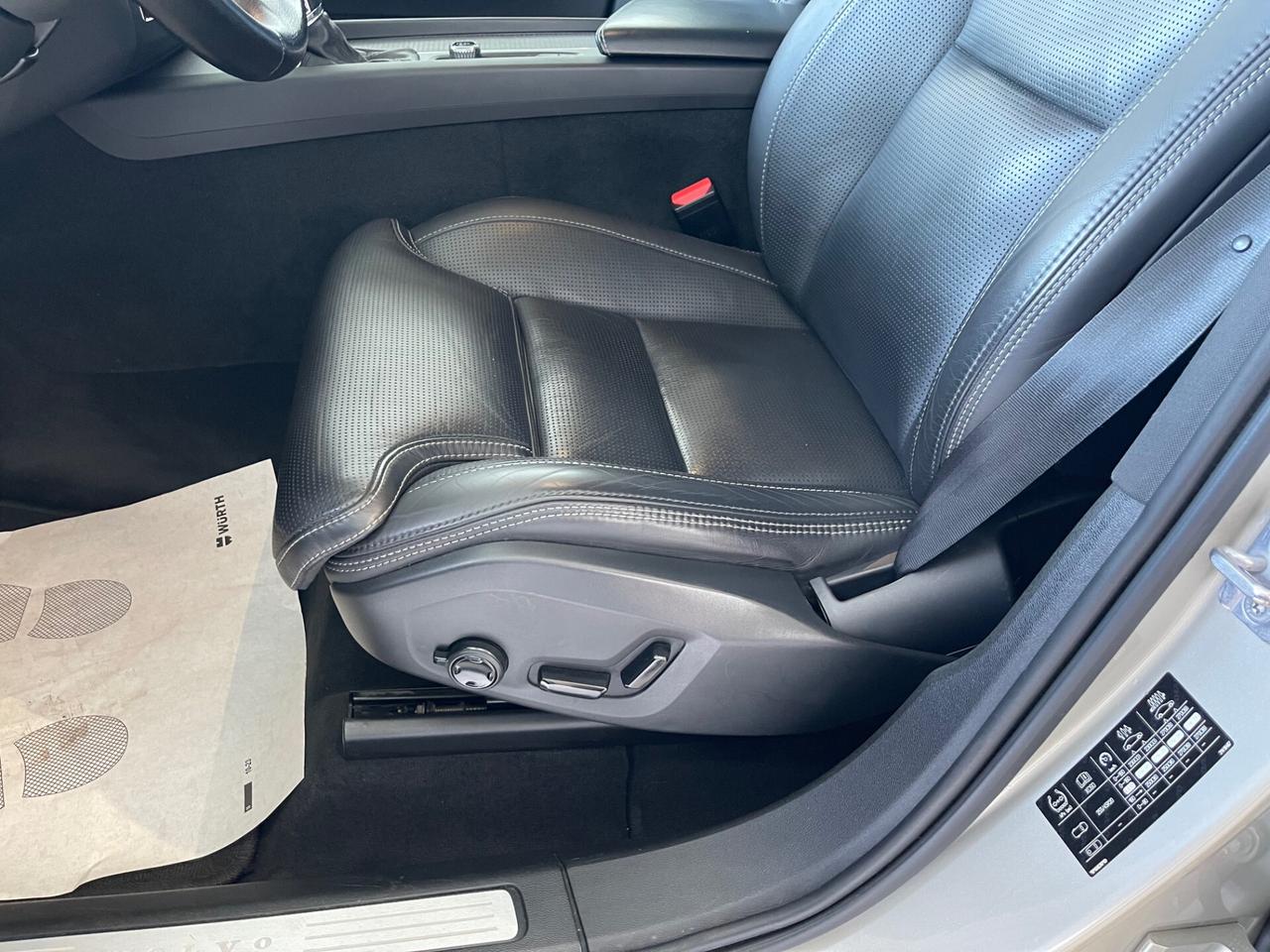 Volvo XC 60 D4 AWD GEARTRONIC MOMENTUM