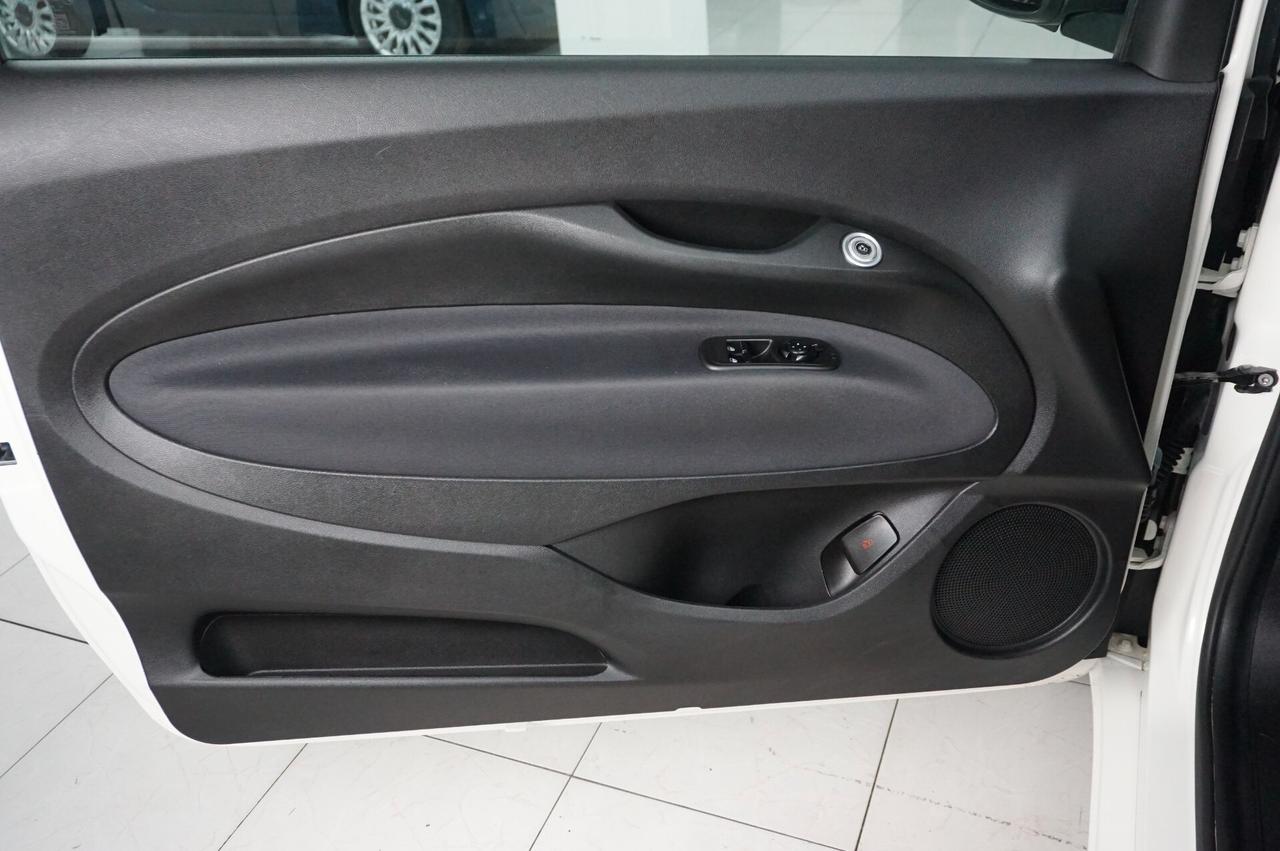 Fiat 500e Berlina 42 kWh La Prima