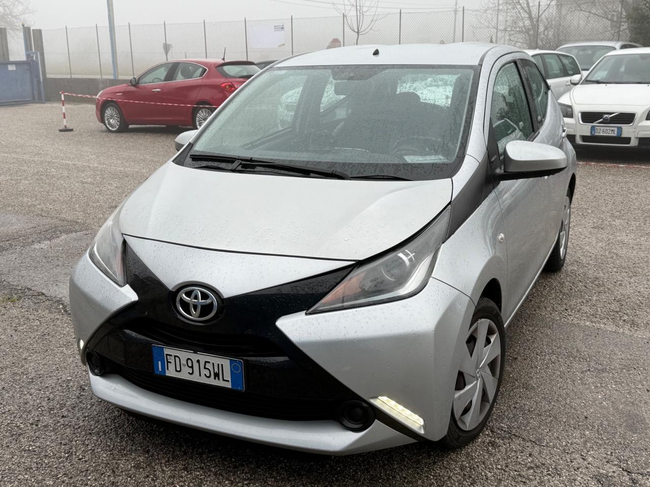 Toyota Aygo 1.0 VVT-i 69 CV 5 porte x-cool