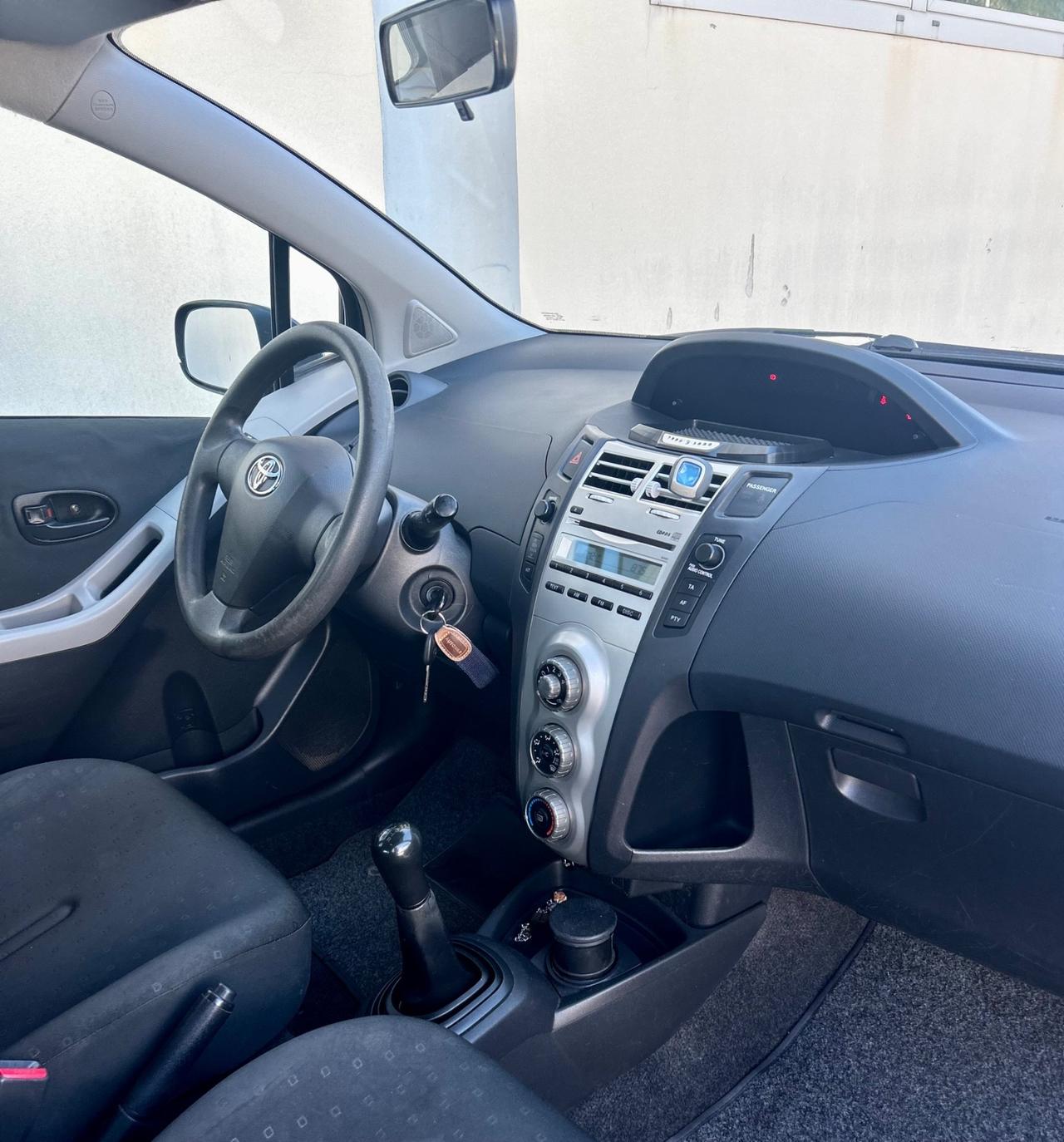 Toyota Yaris 1.3 5 porte Ed. Luna Neopatentati