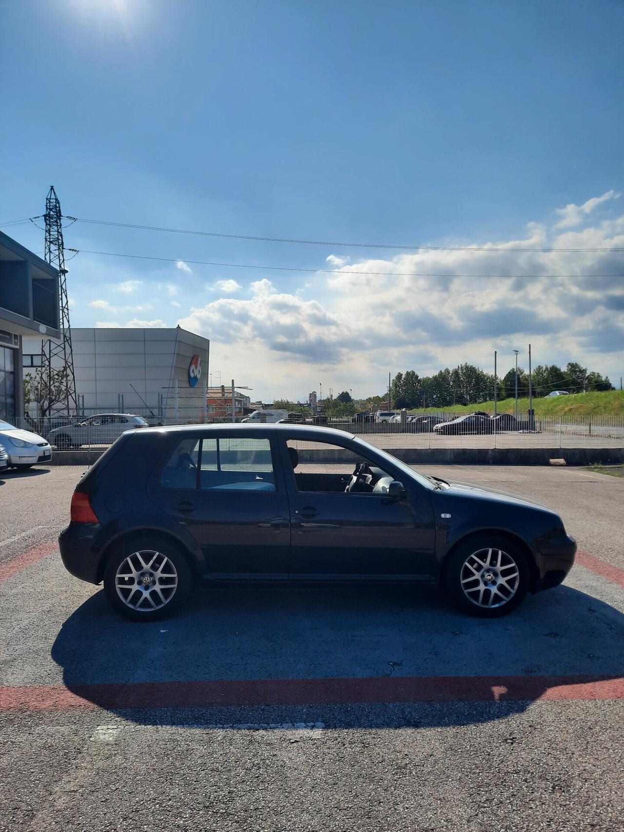 Volkswagen Golf 1.4 16V cat 5 porte Air Ok neopatentati