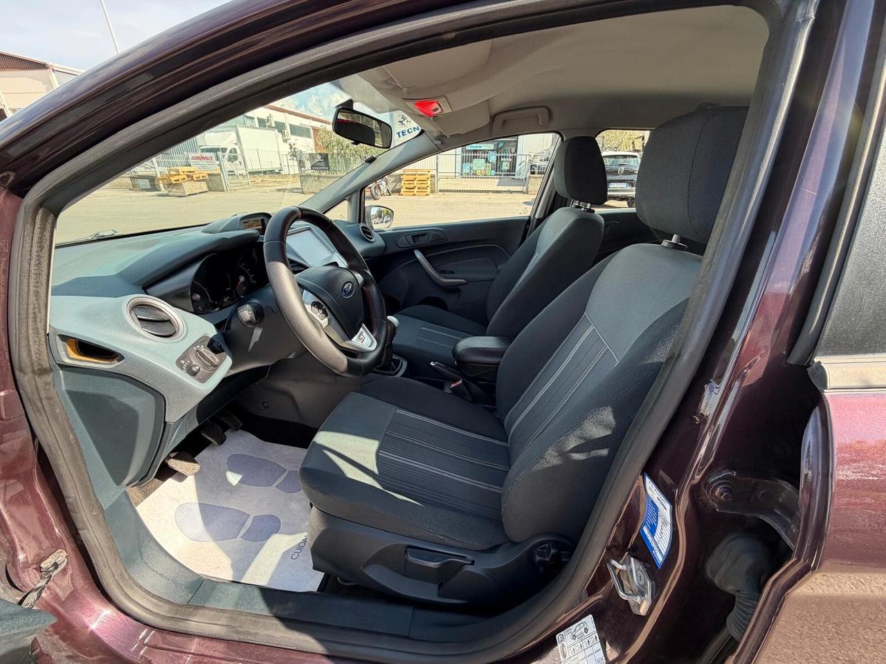 Ford Fiesta 1.4 TDCi 5p. Titanium