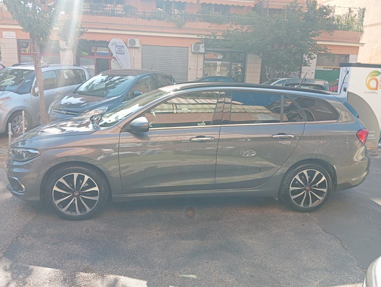 Fiat Tipo 1.6 Mjt SW Lounge offerta del mese