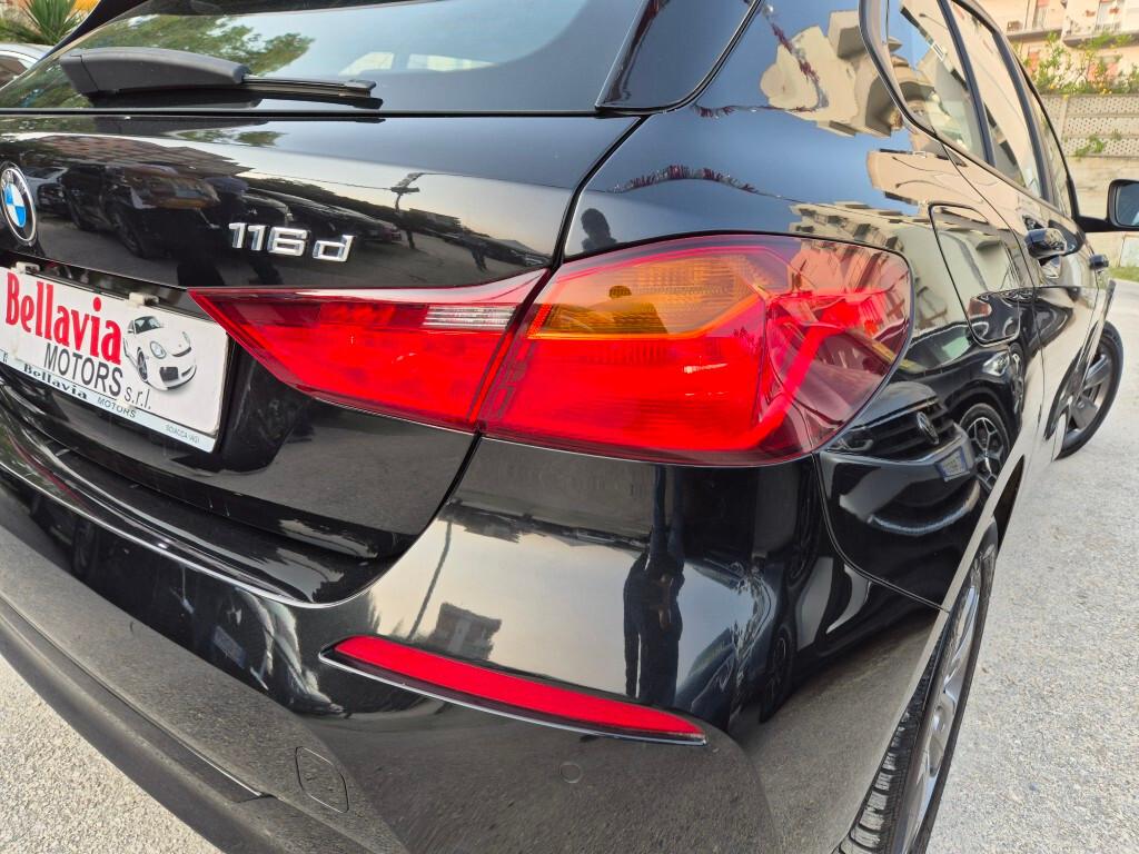 Bmw 116 116d 5p. Business Advantage