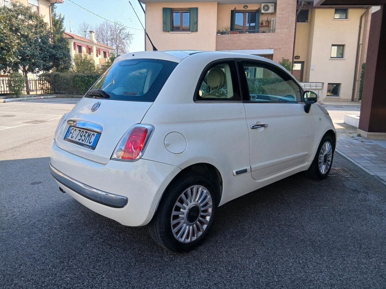 Fiat 500 1.2 Lounge + Navi OK per neo patentato