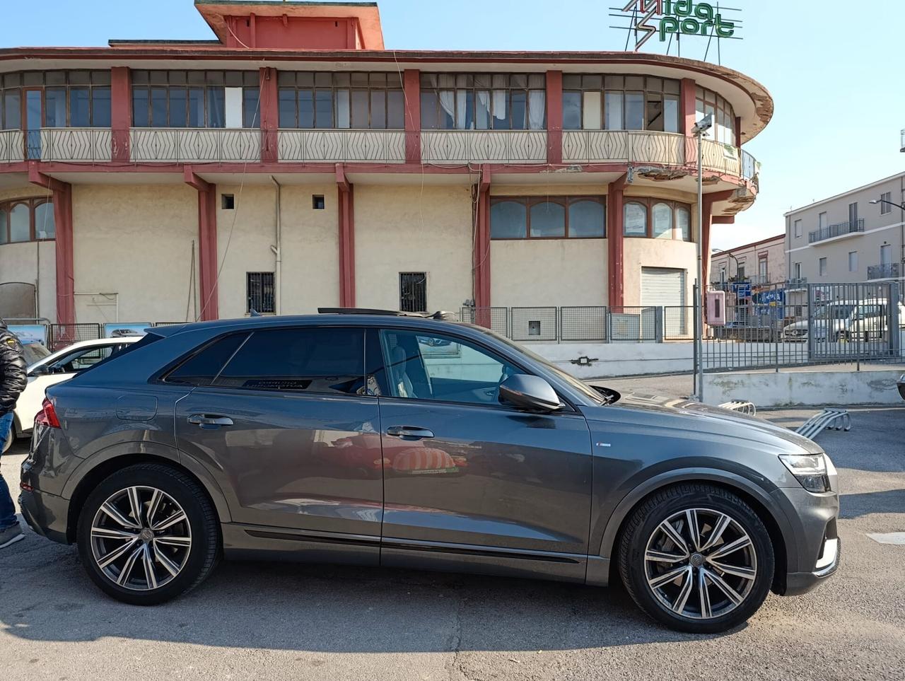 Audi Q8 50 TDI 286 CV quattro tiptronic Sport