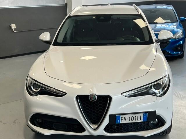 Alfa Romeo Stelvio 2.2 Turbodiesel 180 CV AT8 Q4 Super