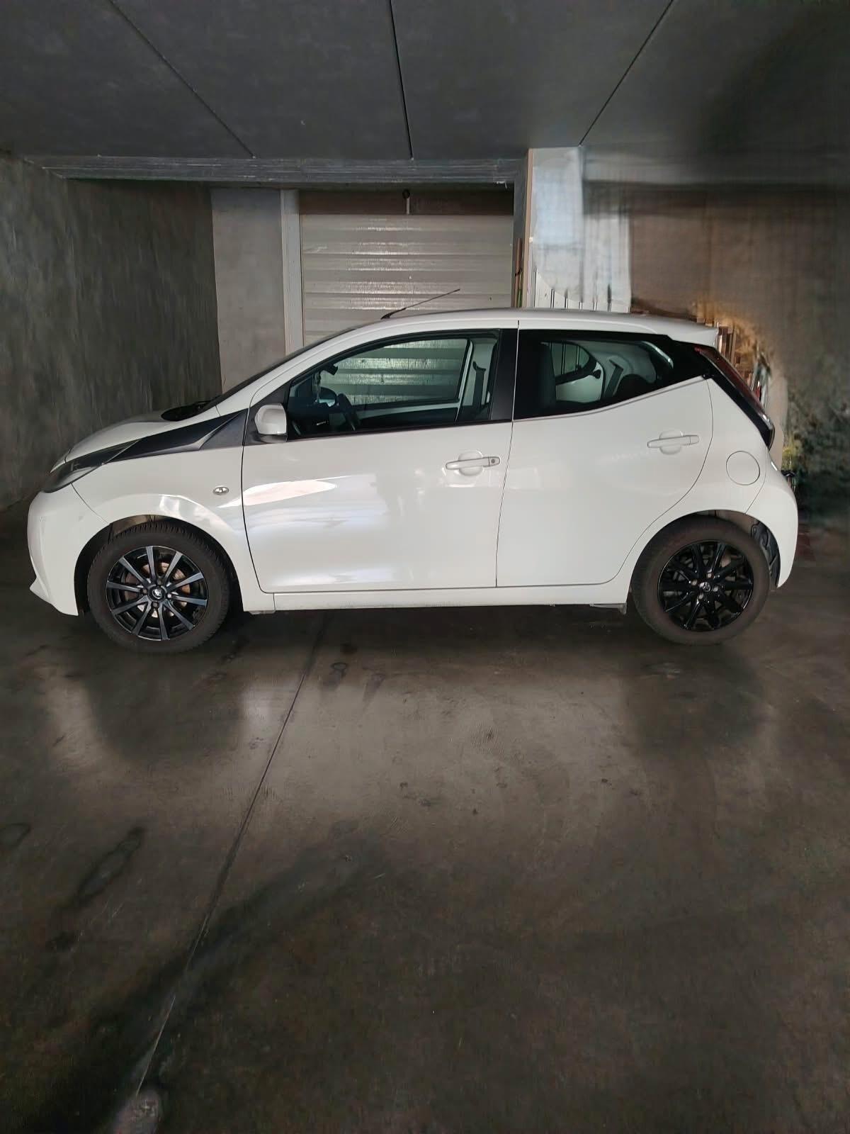 Toyota Aygo 1.0 TOUCH/R.CAM 69 CV 5P.