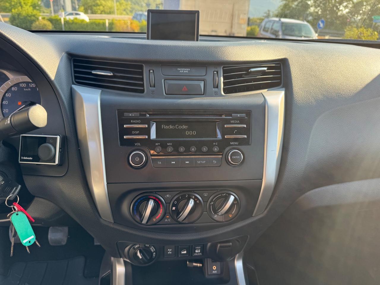 Nissan Navara 2.3 dCi 4WD King Cab, Pedana Scorrevole, hardtop