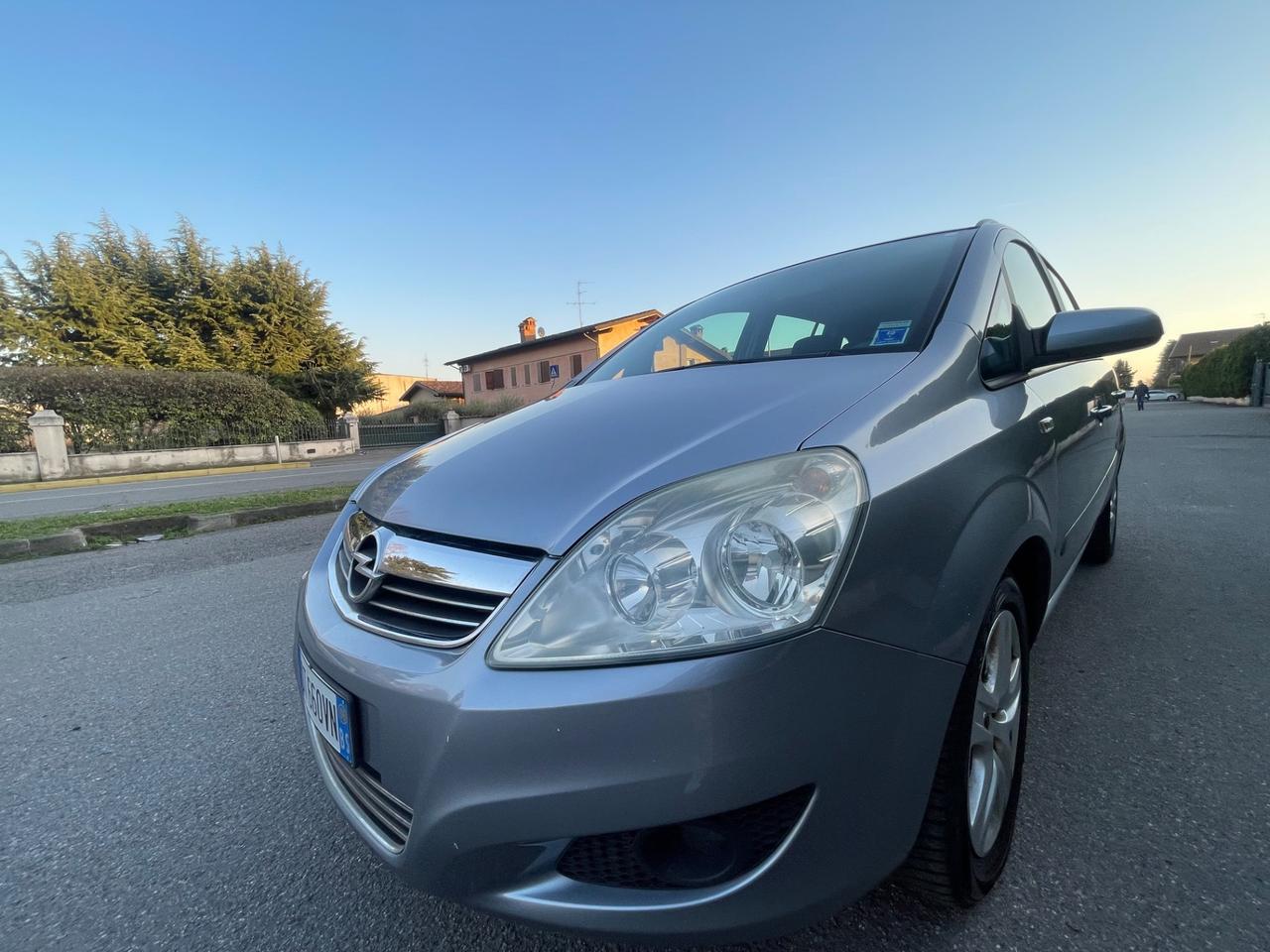Opel Zafira 1.8 16V VVT Club