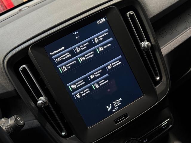 VOLVO XC40 T2 Geartronic Momentum *OK NEOPATENTATI / IVA*