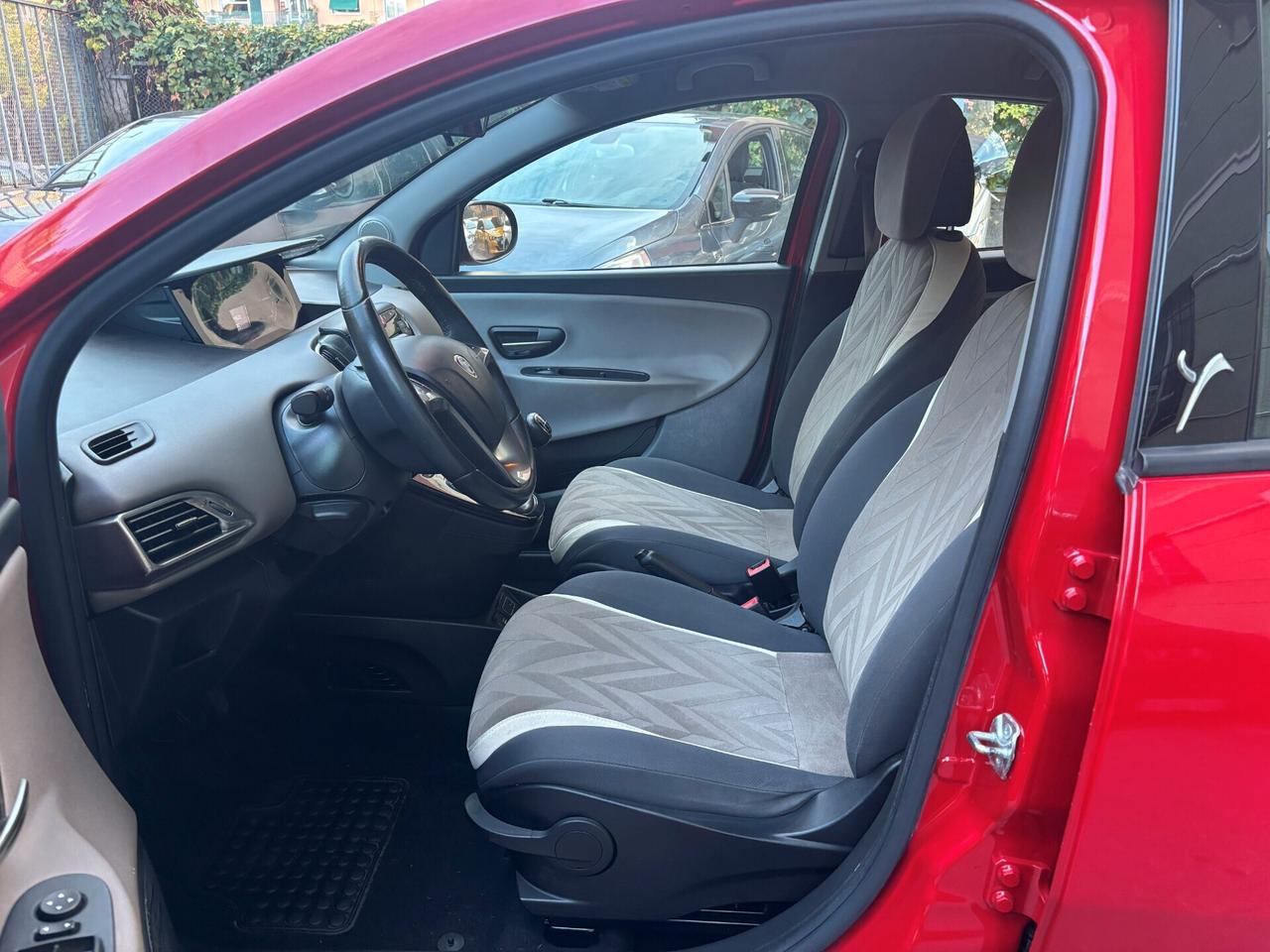 Lancia Ypsilon 1.2 69 CV 5 porte Platinum PREZZO REALE