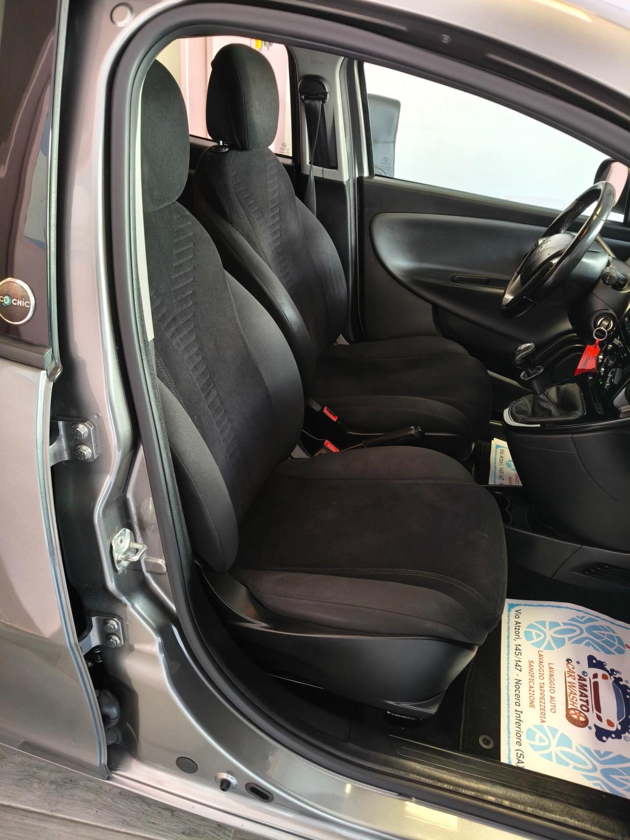 Lancia Ypsilon 5 porte Metano Ecochic Gold