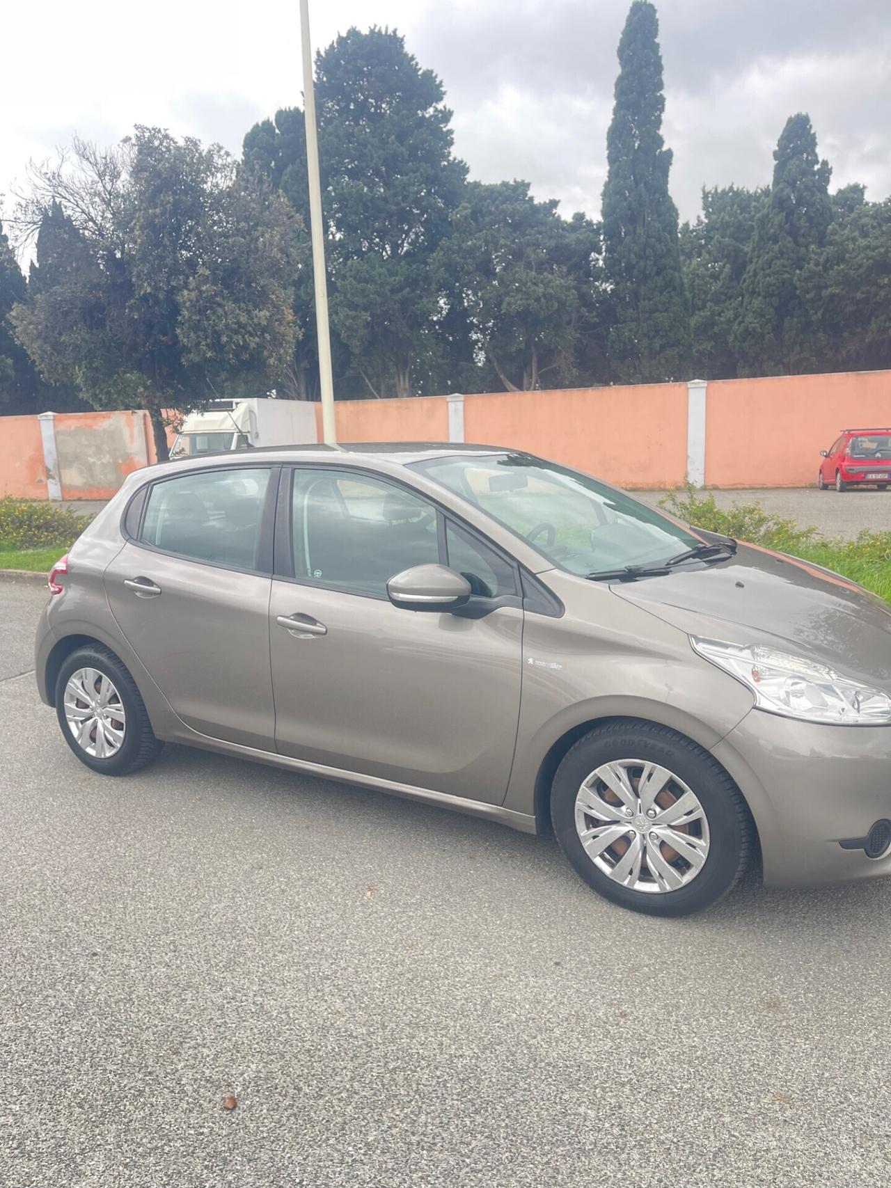 Peugeot 208 1.4 HDi 68 CV 5 porte Active