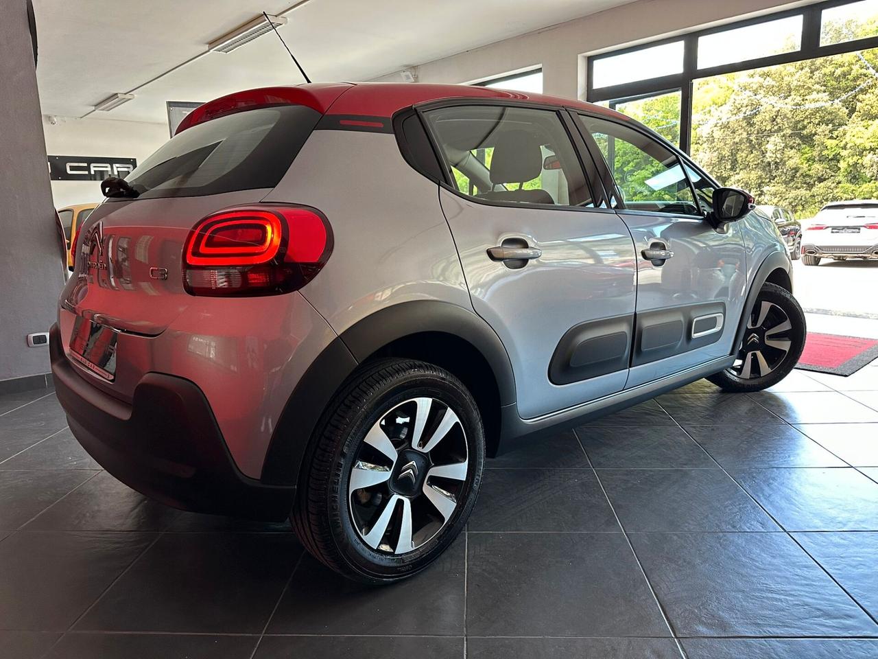 CITROEN C3 1.2 SHINE 110cv *FULL*