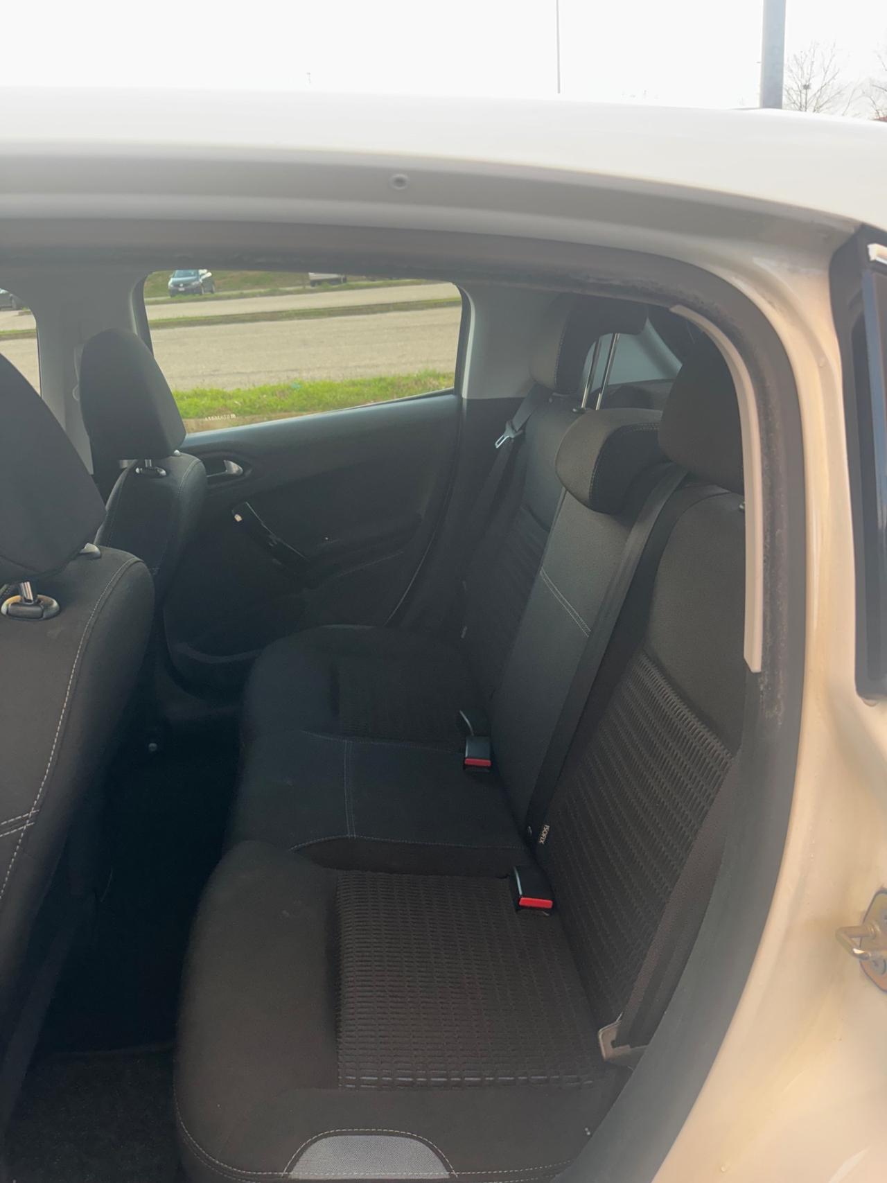 Peugeot 208 1.2 VTi 82 CV 5 porte Allure