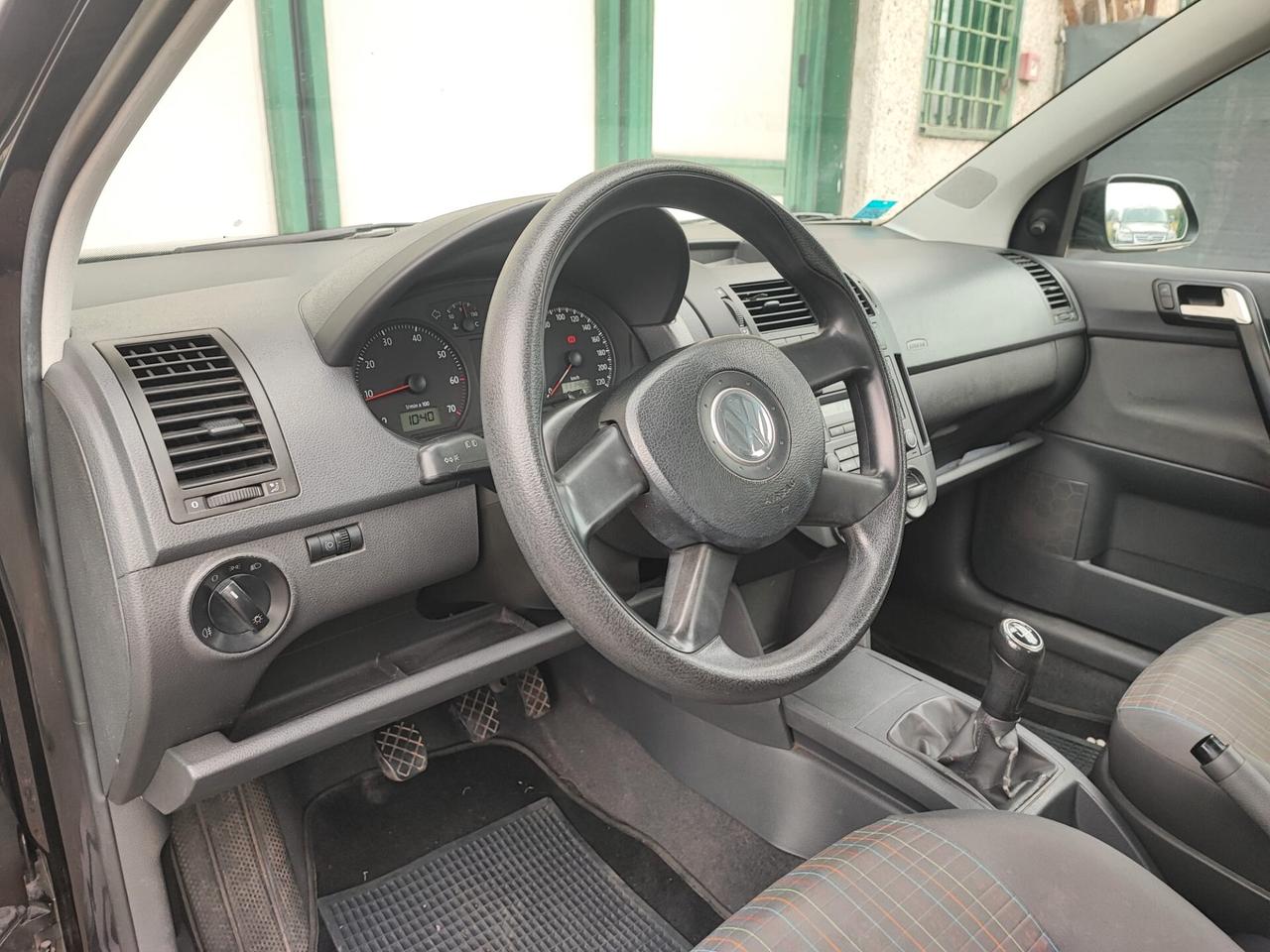 Volkswagen Polo 1.2 BENZINA NEOPATENTATI 5 PORTE 2005