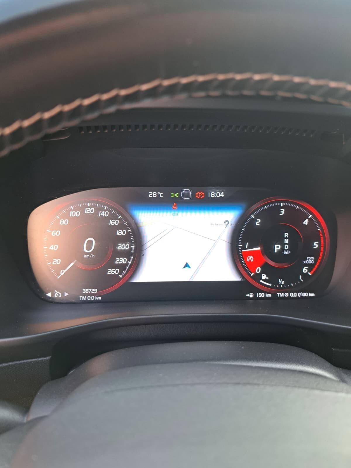 Volvo XC40 D3 R-design AUTOMATICA UNICO PROP: km. 38700 CERTIFICATI