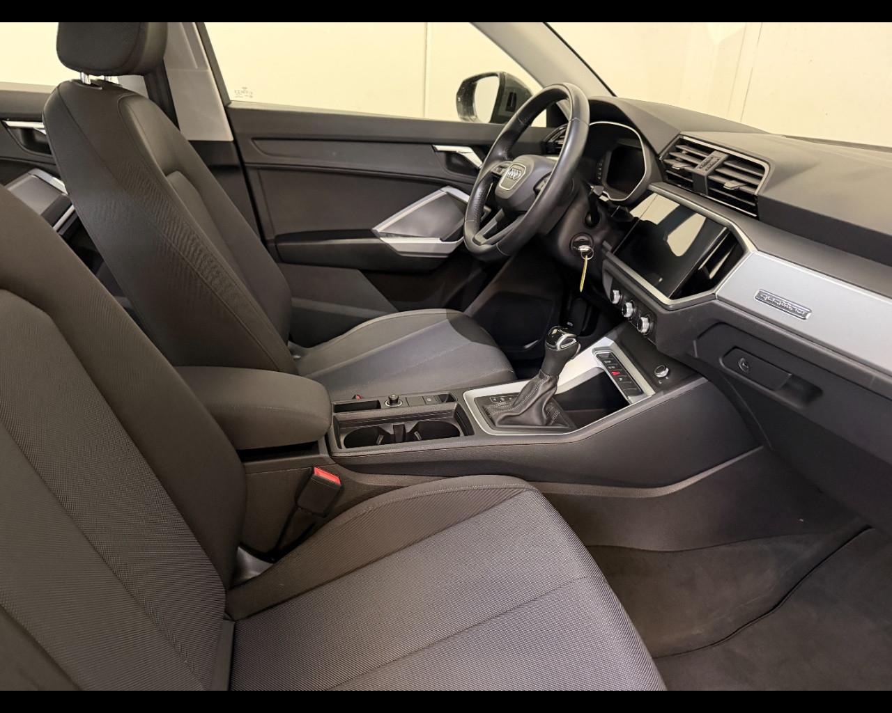 AUDI Q3 40 TDI S-TRONIC QUATTRO BUSINESS