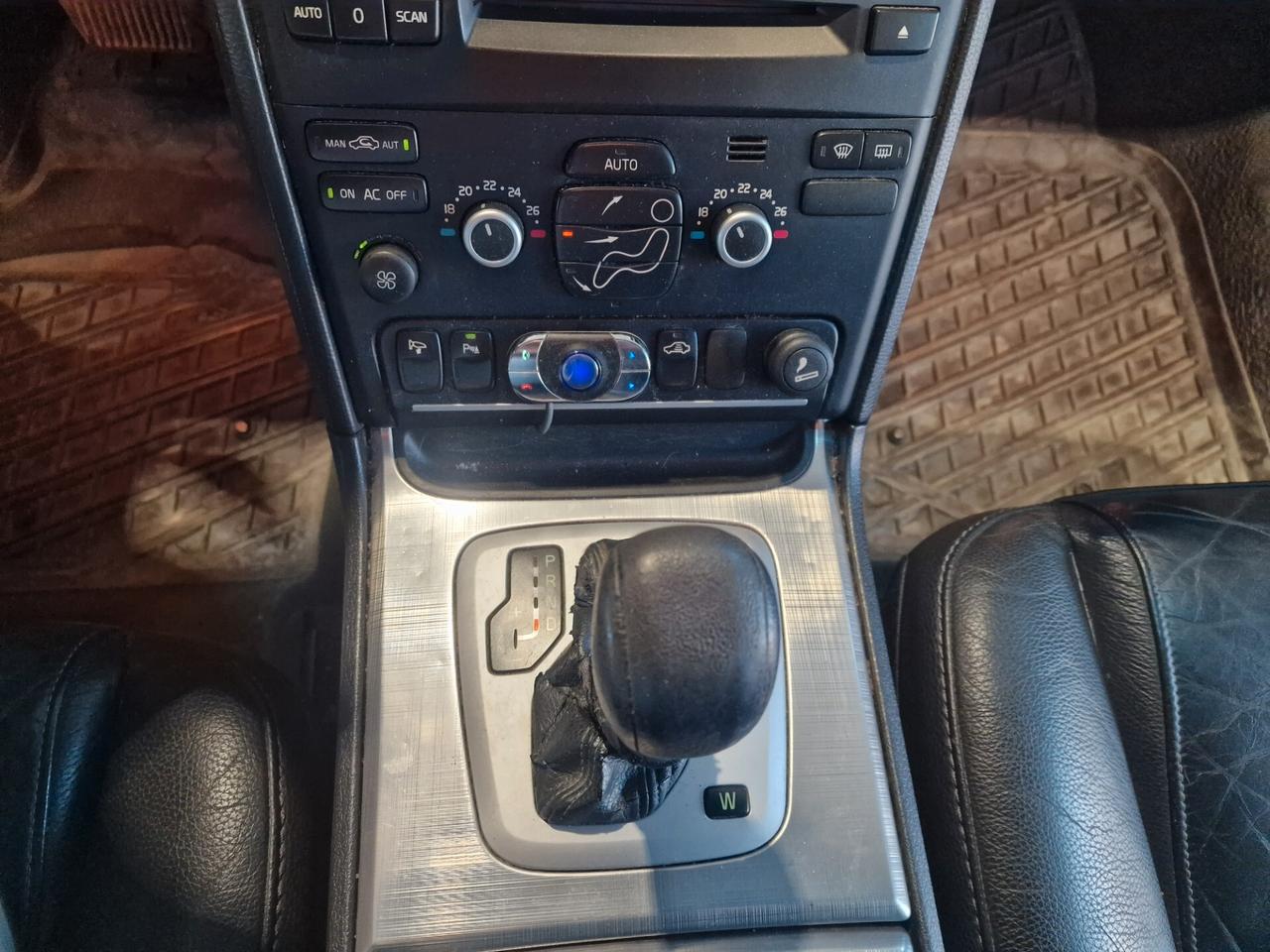 Volvo XC 90 XC90 2.4 D5 185 CV aut. AWD Executive