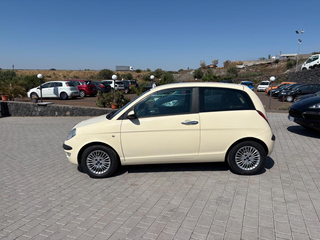 Lancia Ypsilon 1.2 fire