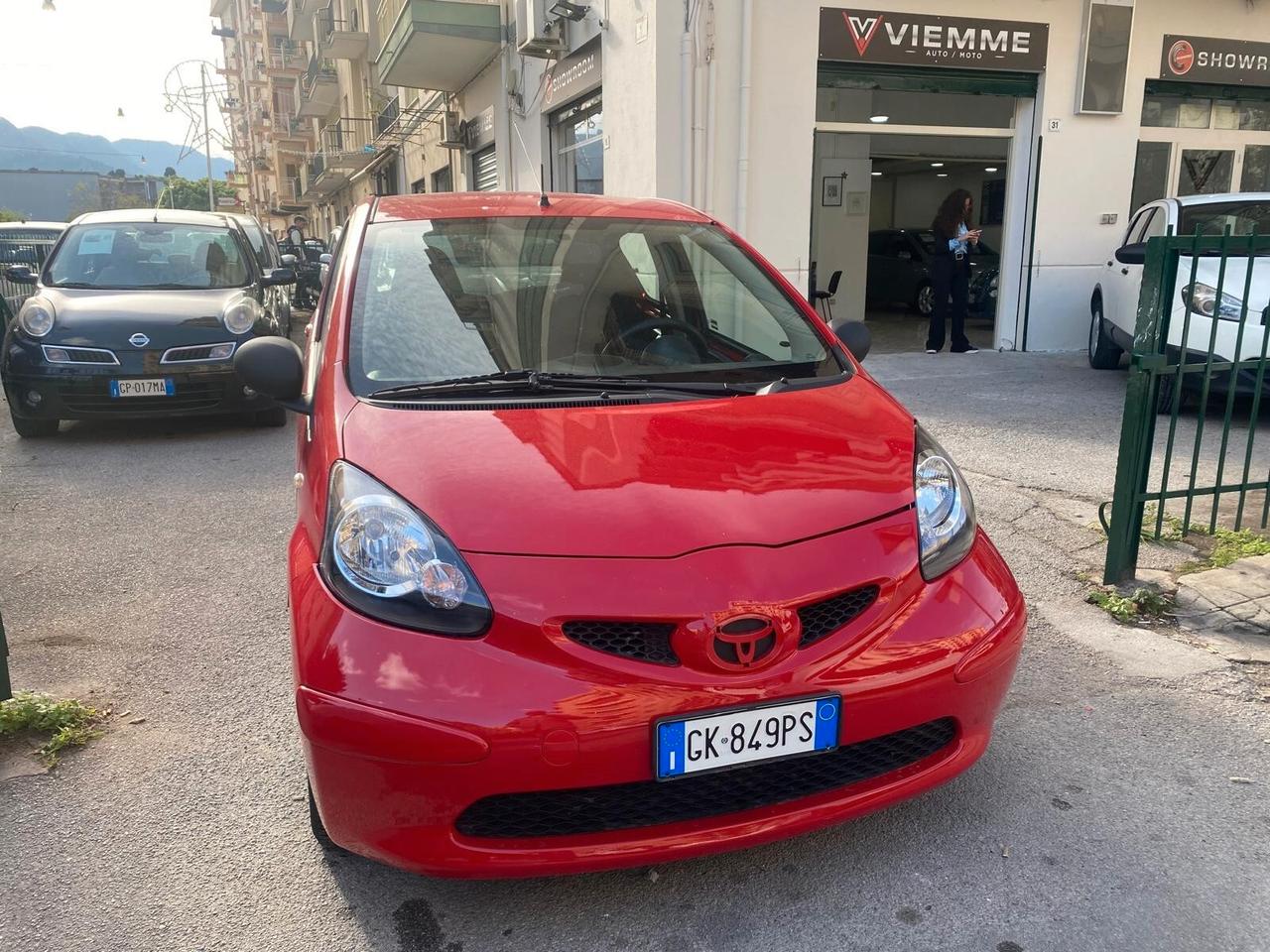 Toyota Aygo 1.0 12V VVT-i 5 porte Sol