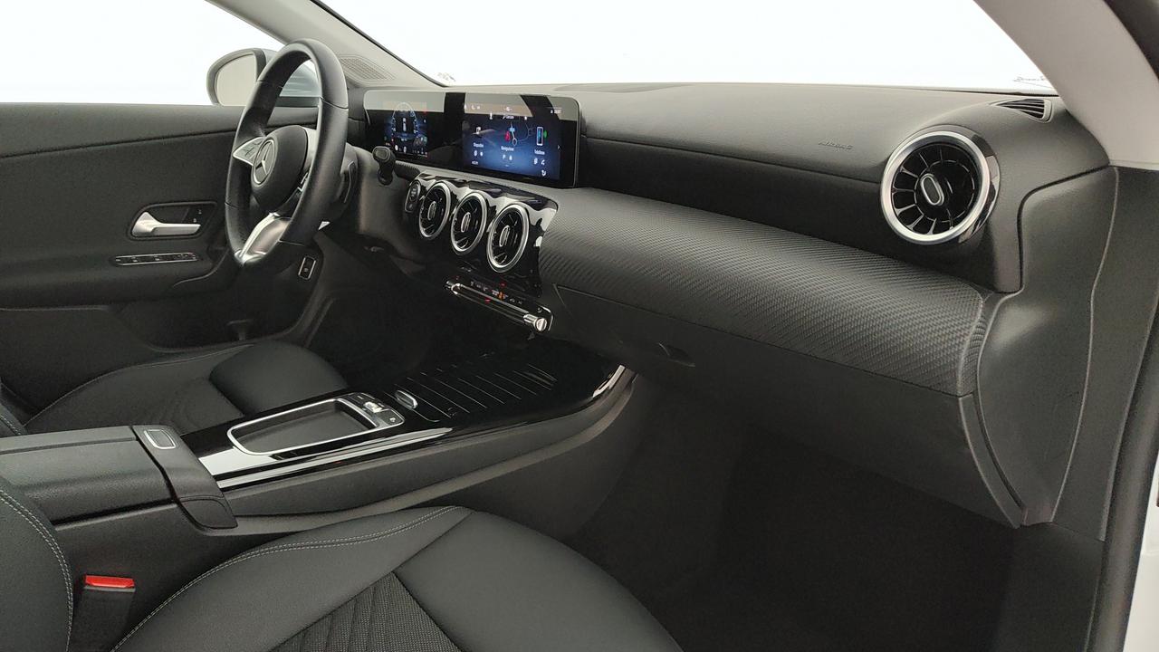 Mercedes-Benz CLA Shooting Brake 180 d Advanced auto