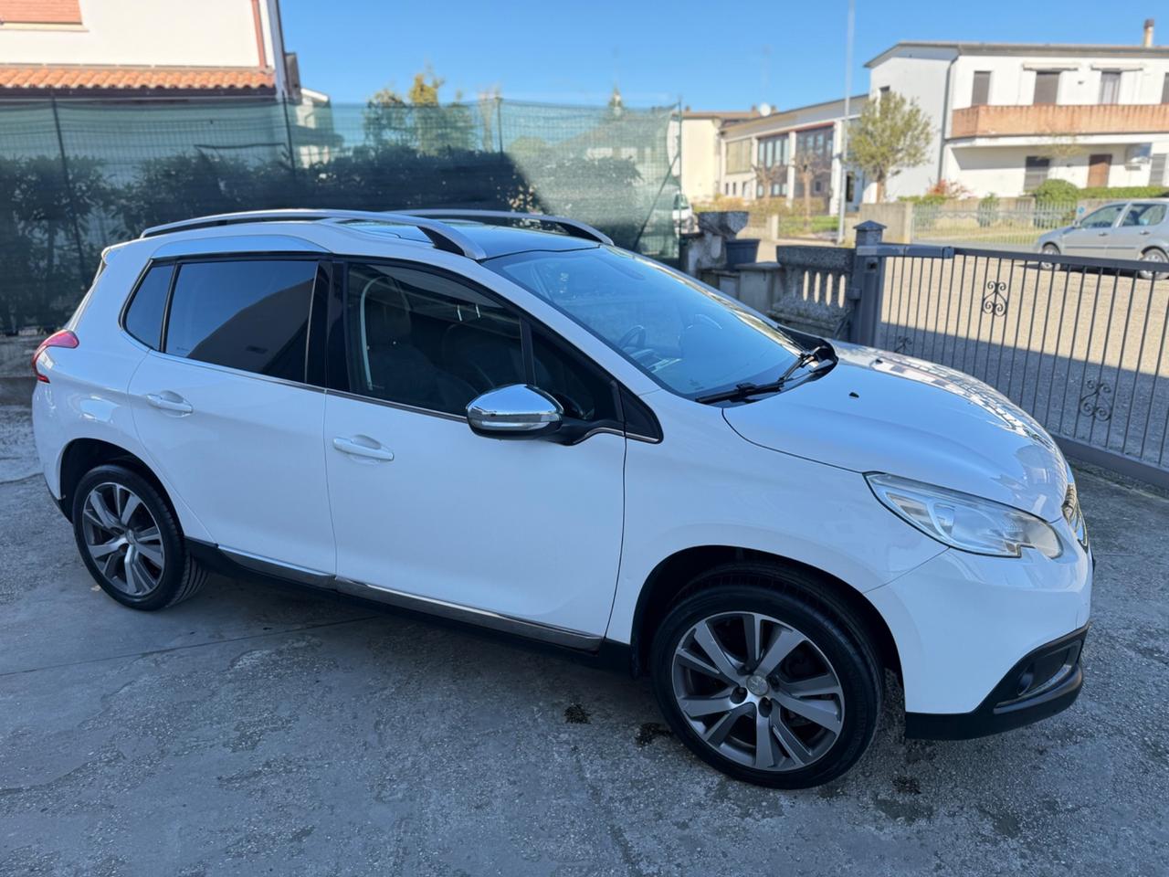 Peugeot 2008 1.6 Benzina FULL OPT 2014 TETTO PANORAMICO