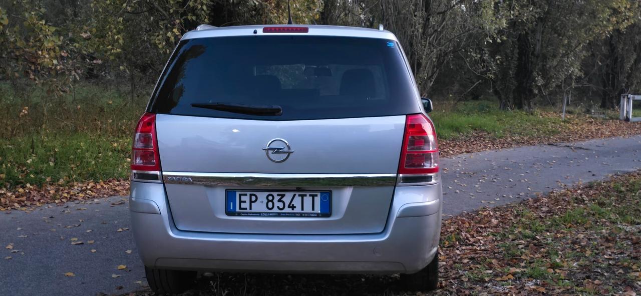 Opel Zafira 1.6 16V VVT One