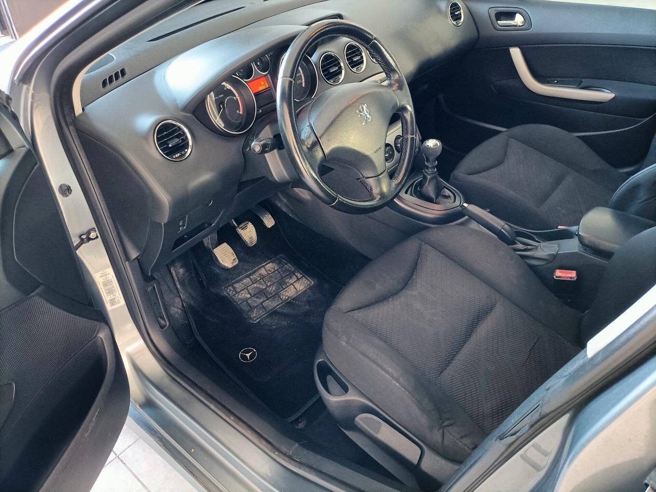 Peugeot 308 1.6 8V HDi 112CV SW Premium 02/2011