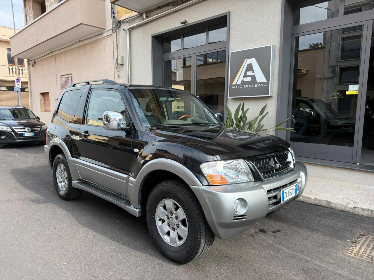 Mitsubishi Pajero 3.2 16V DI-D 3p. Tetto + pelle+ sedili elettrci+ gancio traino