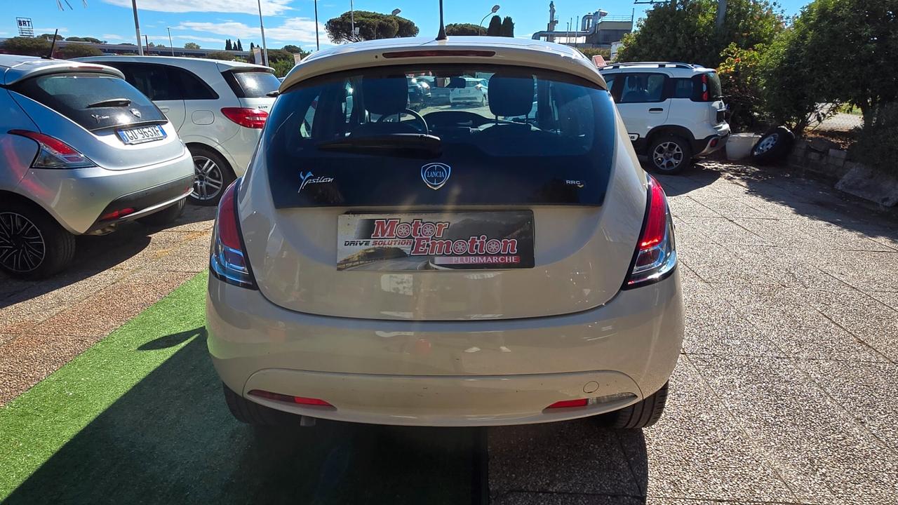 Lancia Ypsilon 1.3 MJT 16V 80 CV 5 porte S&S Silver