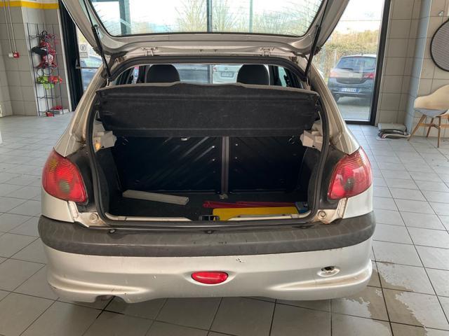 PEUGEOT 206 1.1 5p. Lee