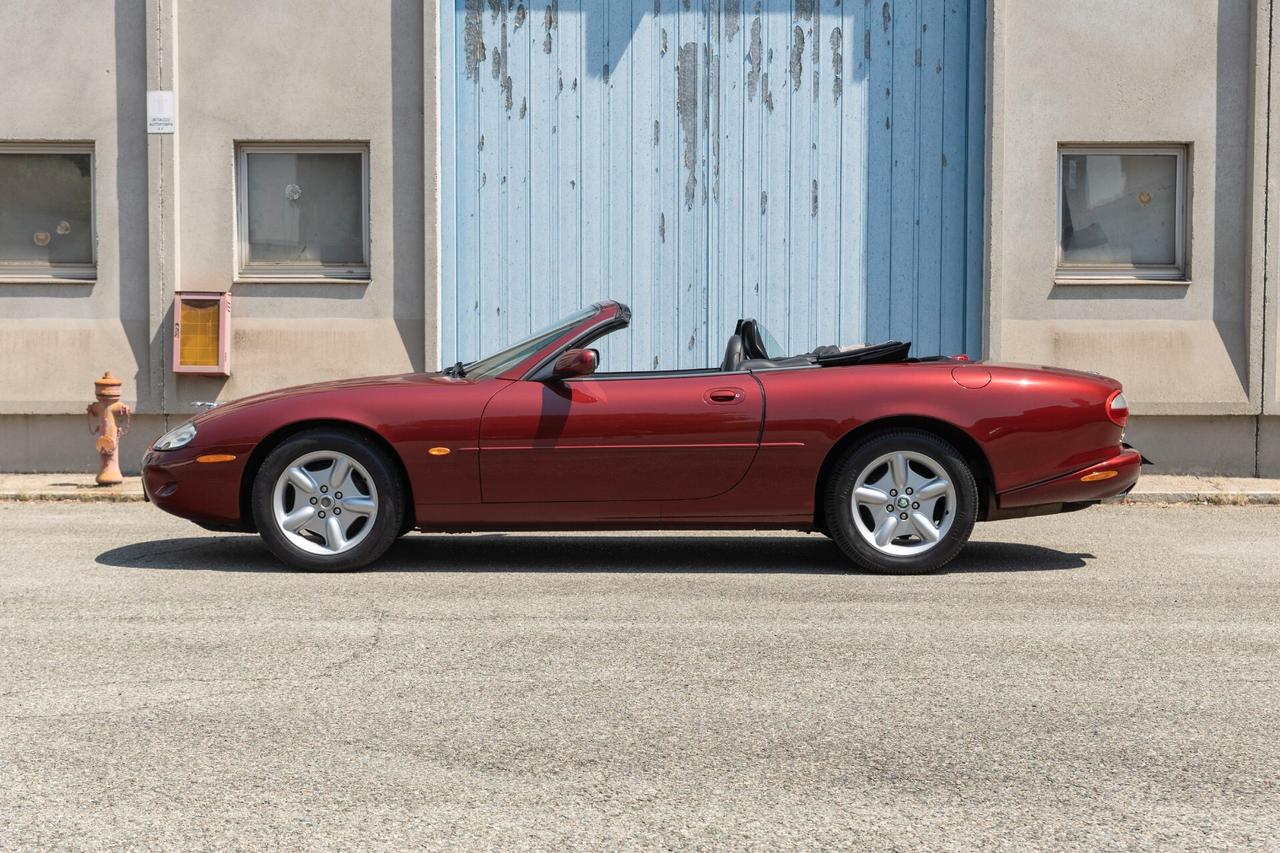 Jaguar XK *Stupenda * Tonneau*Frangivento*