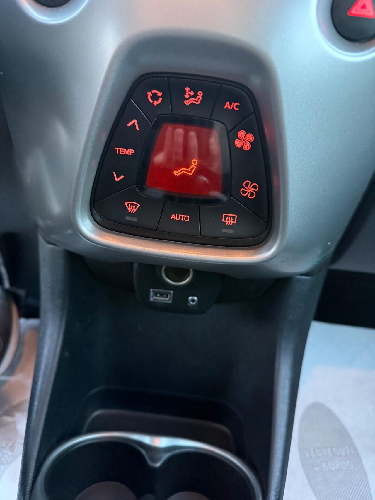 Toyota Aygo 1.0 VVT-i 69 CV 5 porte x-play