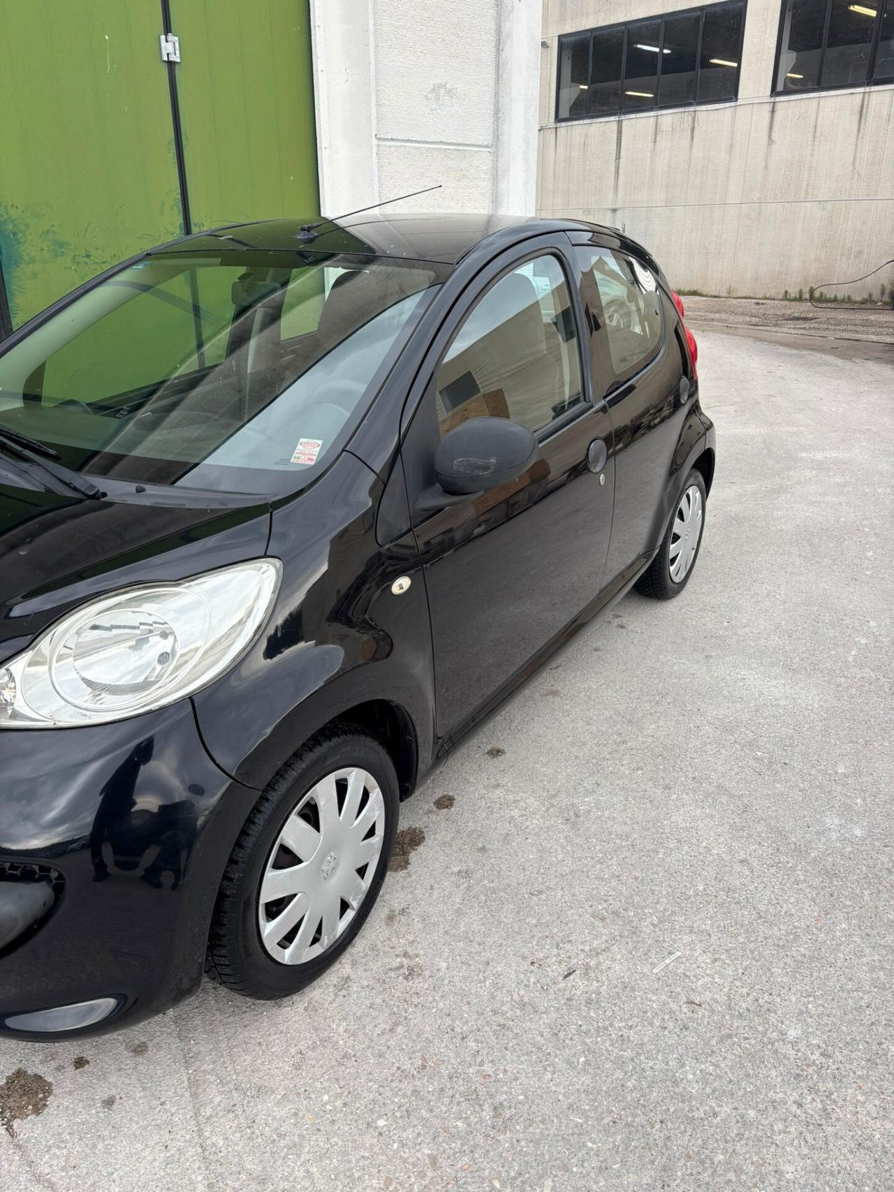 Peugeot 107 1.0 68CV 5p. Plaisir